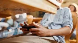 Sindh Bans Mobile Phones in Colleges, Unveils Major Education Reforms